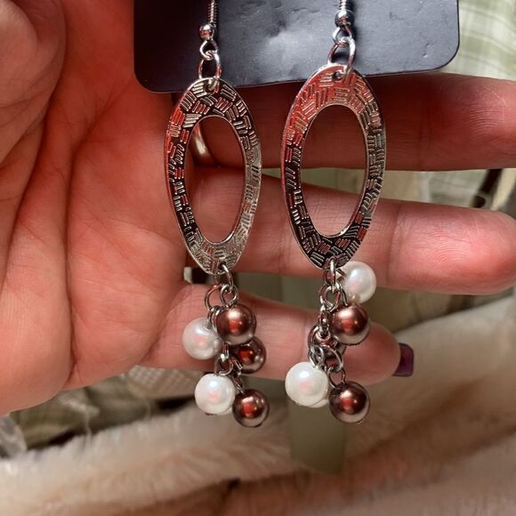 Paparazzi Silver Pierced Fashion Earrings Dangling Fishhook Baubles - Picture 4 of 5